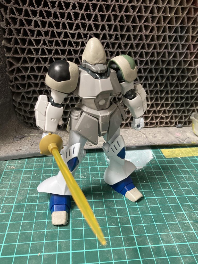 胴体/腕:ゲルググJ脚/Reviveギャン頭部:ゲルググ以下ジャンクとパテとプラ板な脳筋設計です( ˙꒳​˙ )