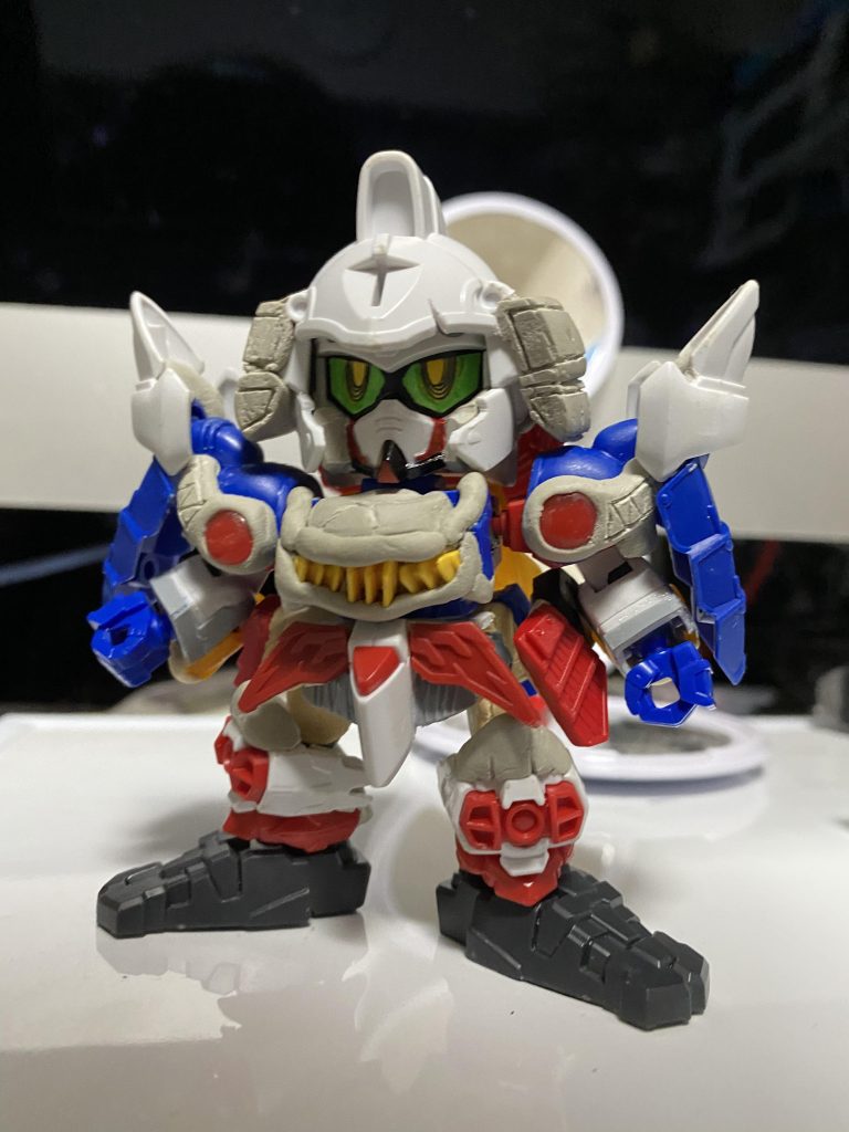 ベースは飛駆鳥、戦国アストレイです。肩→伊達政宗の肩とSDレギルスの足で装甲を。腕→號斗丸に呂布トールギスの装甲を接着。プラ板でディテールアップしています。足→戦国アストレイ。股関節はSMKフレームを参考にしています。 