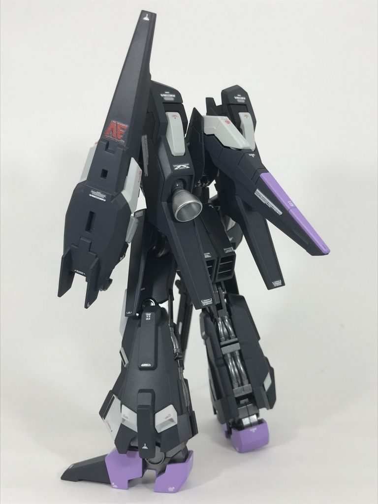 1号機後姿。ゼータのスタビライザーに置き換え、ゼータ寄りに仕上げてます。