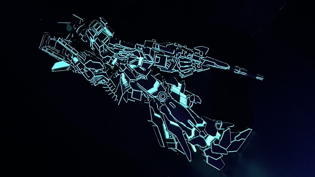 ユニコーンガンダム　ネオンイラスト風塗装–3枚目/制作者：ハシビル