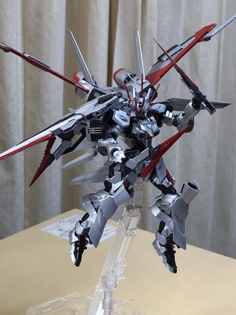 ガンドラグーンは手持ち武器としても使用可能。