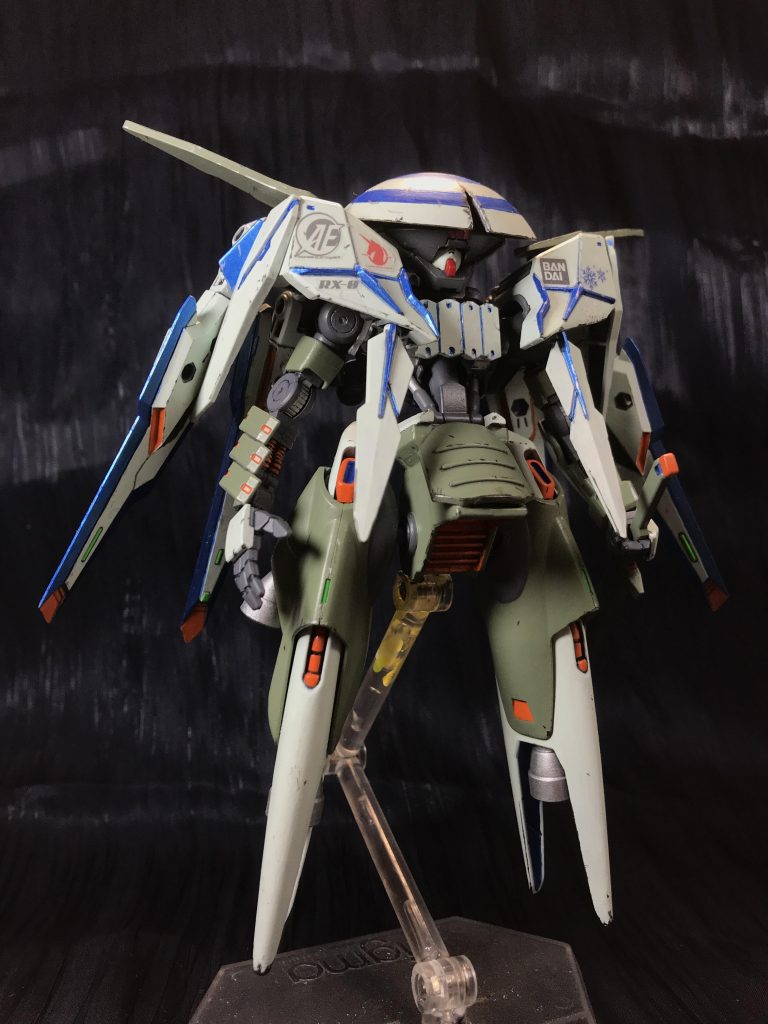 実は気に入ってるプラモは完成後もこっそりと弄ったりします。ブンドドしてイメージで遊んで改造して遊んで長い付き合いになるんです。これもまたそのうち作り直しそうな予感がします。