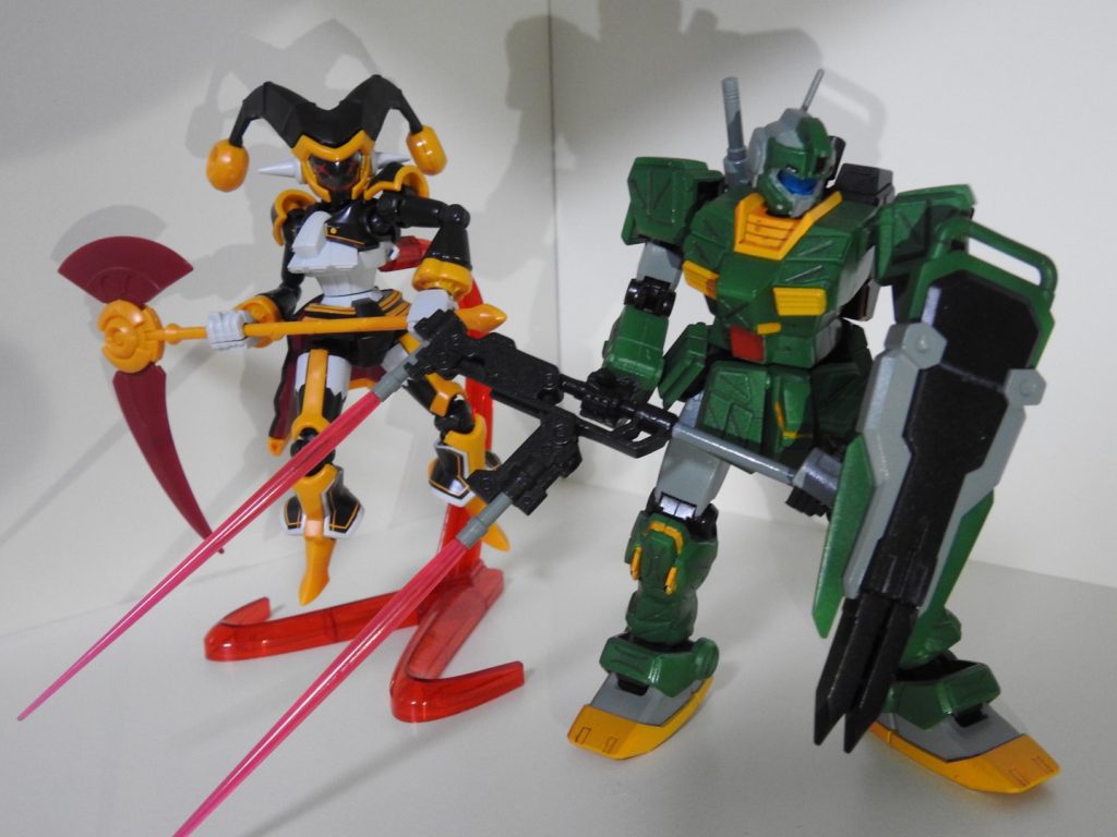 ツインビームスピアって曲げるとデスサイズみたいになりますね。我が家のデスサイズ持ち(未塗装)と共演