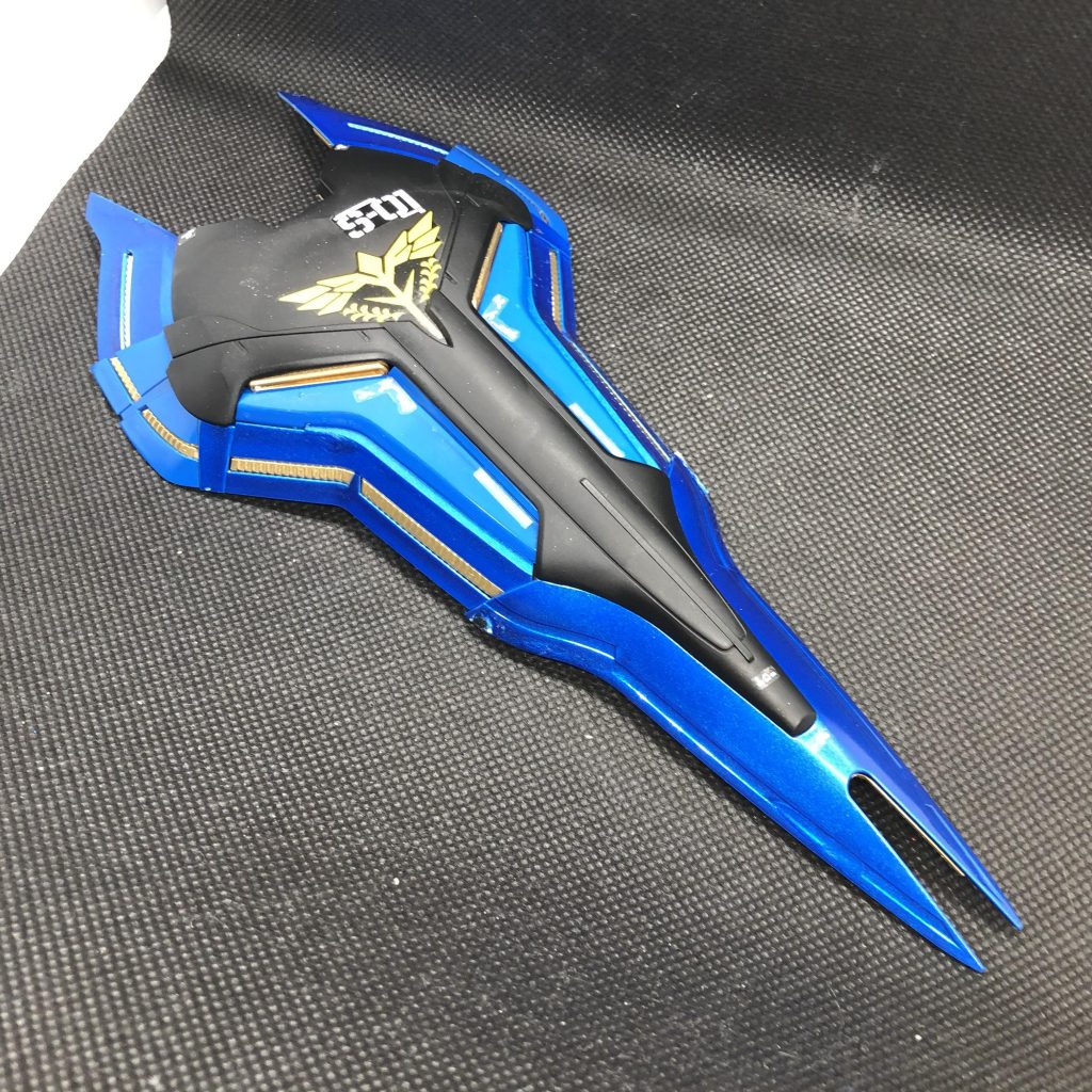 シールド。最初にとりかかったパーツです。赤が青に変わって感動した瞬間です。