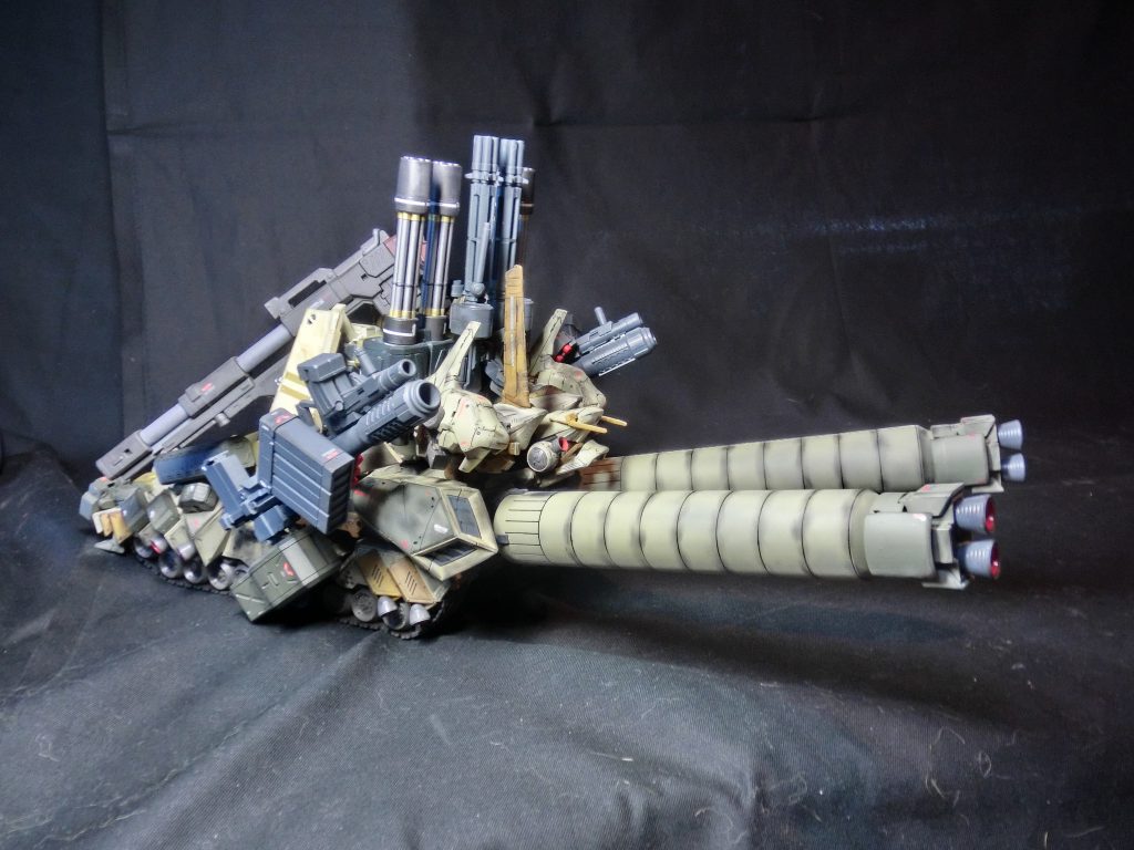 プロペラントタンクと一体型のブースターによるロケットブースターでの加速可能