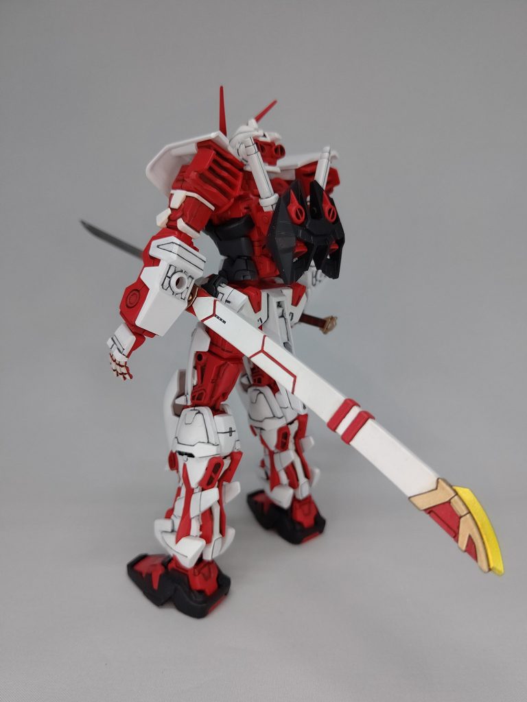 鞘のデザインもRGとは全然違います。