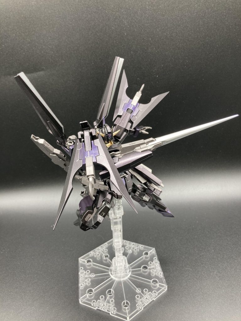 マントで!!ABCマントはありませんが肩はシールドとしても機能します!またワイヤーもつかえます!