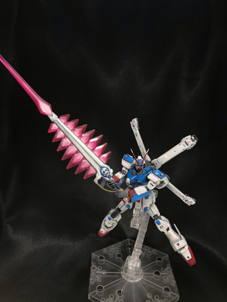 って事でクロスボーンガンダムX3でした! クロスボーンガンダムは少ししか読んでないのでX3の活躍はゲーム等でしか知らないんですが、カッコいいキットだと思いました😊正当に進化した機体ではなく、予備機で実験機ってゆう設定も面白いですしね👍🏻マニピュレーターも実験的にやってみた、っと考えれば彼にピッタリです(笑 この可動式マニピュレーターは今後もどんどんチャレンジしていくつもりです!もっと精度を上げていきたい!っと燃えております(笑 では、最後までご覧頂きましてありがとうございました!✨