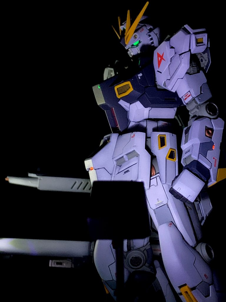 センサー系は全て蛍光塗料で塗っているのでuvライトで照らせば光ってるようにみえます