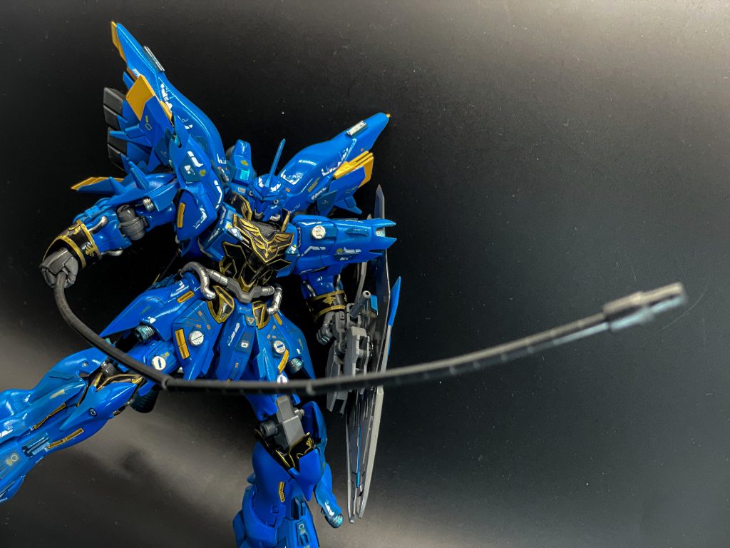 グフと言えばヒートロット!!シナンジュにも装置!!こちらはプラ棒にパイプカッターを軽く入れて針金を何ヶ所かにピンバイスで穴を空けて仕込んでます(´-ω-)ウム割とそれ風にできた今回唯一のスクラッチ?