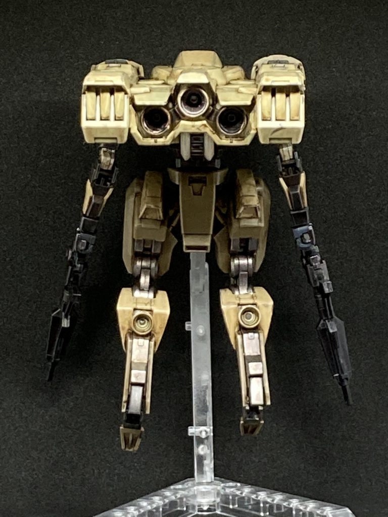 ウェザリングはウェザリングカラーのグランドブラウン、リアルタッチマーカーを使用。