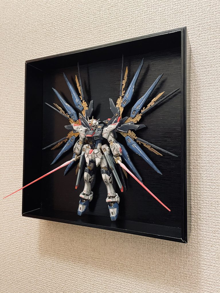 ライトセーバーは、筆でグラデーションに塗ってみました。