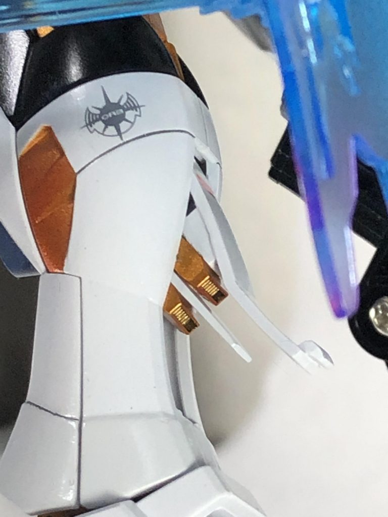 脚部スラスターはこんな感じにしました