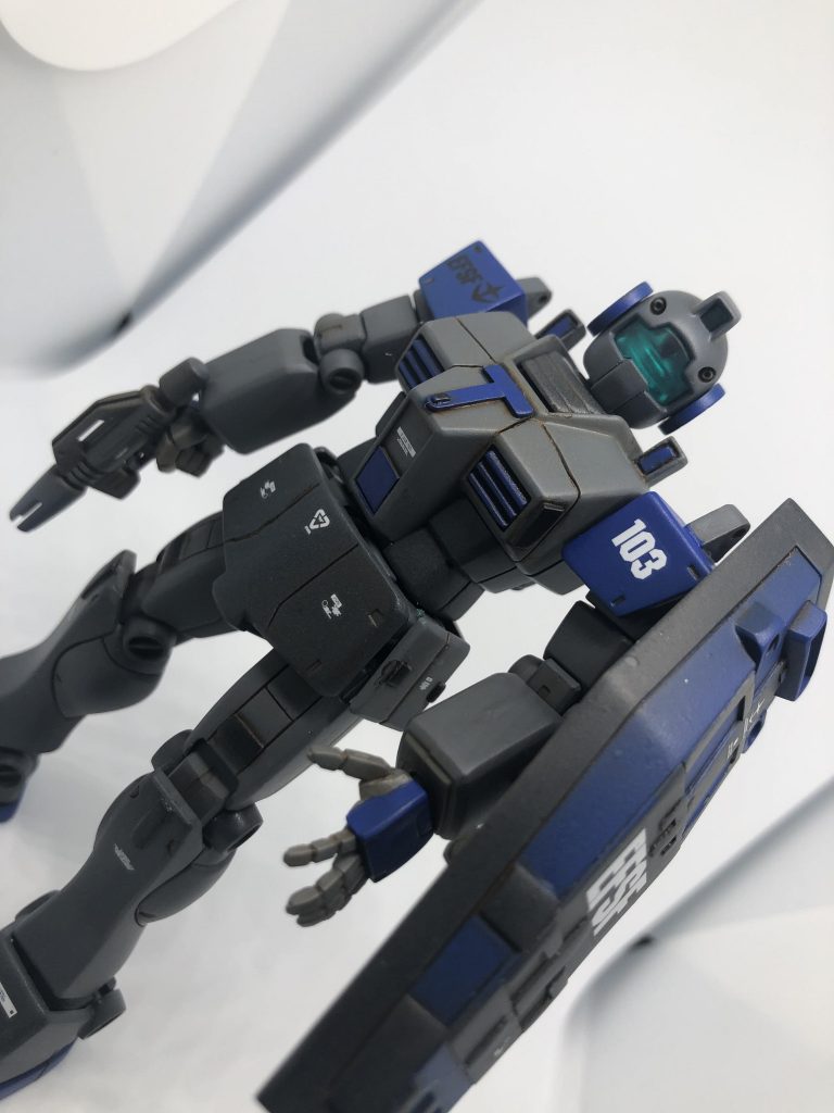 RGM-79/g3 ジム type.G3RGM-79 ジムの強化改修型。1年戦争末期、G-3ガンダムのデータを元に地球連邦宇宙軍によって、ルナツーにおいて宇宙軍特殊兵装03小隊所属であるシエイ・トノメ少尉のジムを改修した機体。G-3ガンダムと同様にマグネットコーティングを施した後、可動部管制ソフトのアップデートなどを用いて反応速度、可動初速度の上昇を行った為、通常のジムと比べて3〜4倍の速度で行動可能となった。シエイ少尉が終戦まで乗りこなし、ルナツー防衛戦の要として貢献した。終戦後もシエイ少尉の愛機として、舞台を地上に移してジオン軍残党と交戦し、グリプス戦役中期まで、衰えを見せず第一線で活躍した。