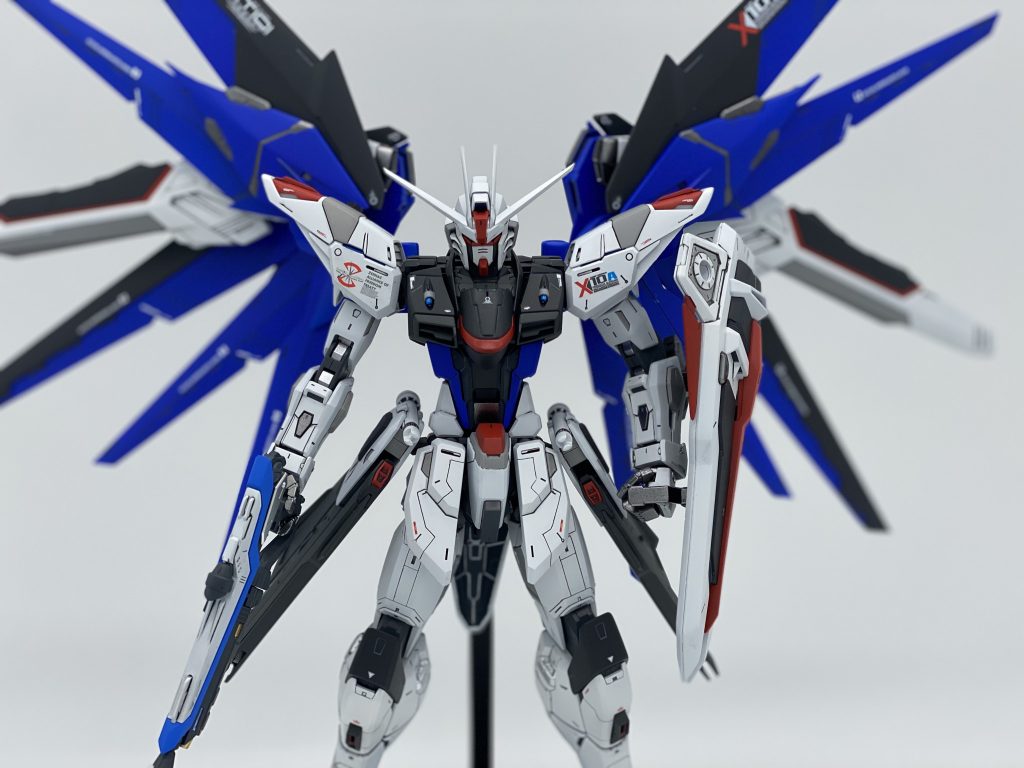 雑誌の作例通り、羽の位置を5ミリほど下げました。