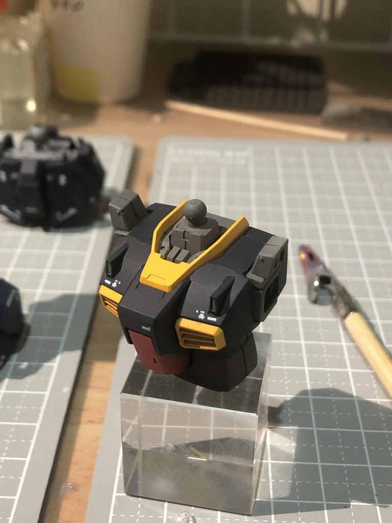 首周りにディテールの追加、首フレームの大型化。