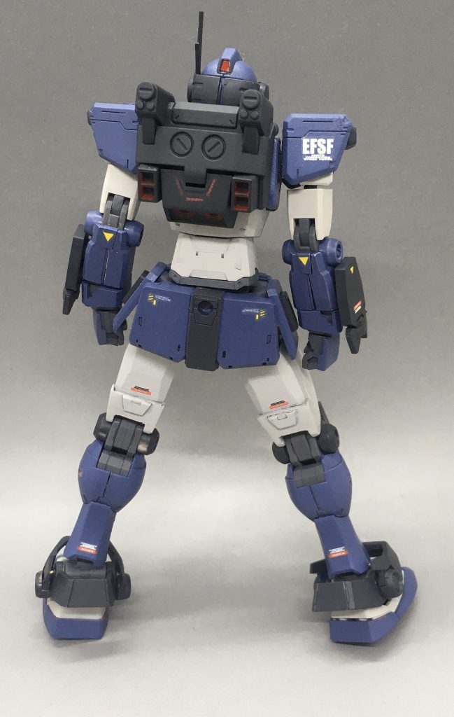 後ろ。バーニアの赤が地味に面倒でした。