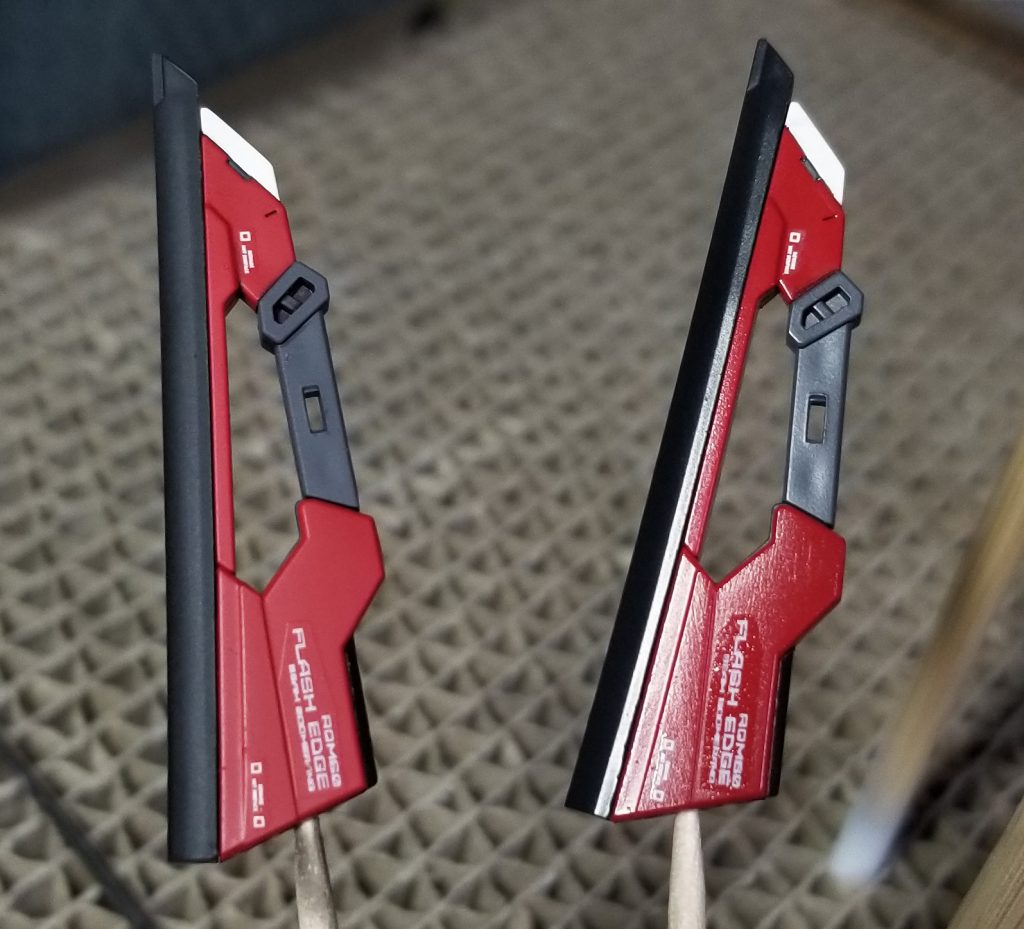 つや消しは「Mr.カラーGX GX114 スーパースムースクリアー つや消し 」を牛乳ぐらいの粘度にして垂れる寸前まで吹いて乾燥させてます。湿度高い日は諦めましょう