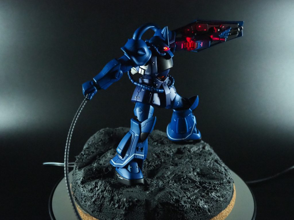 台座はスタイロフォームとコルクボードで作成