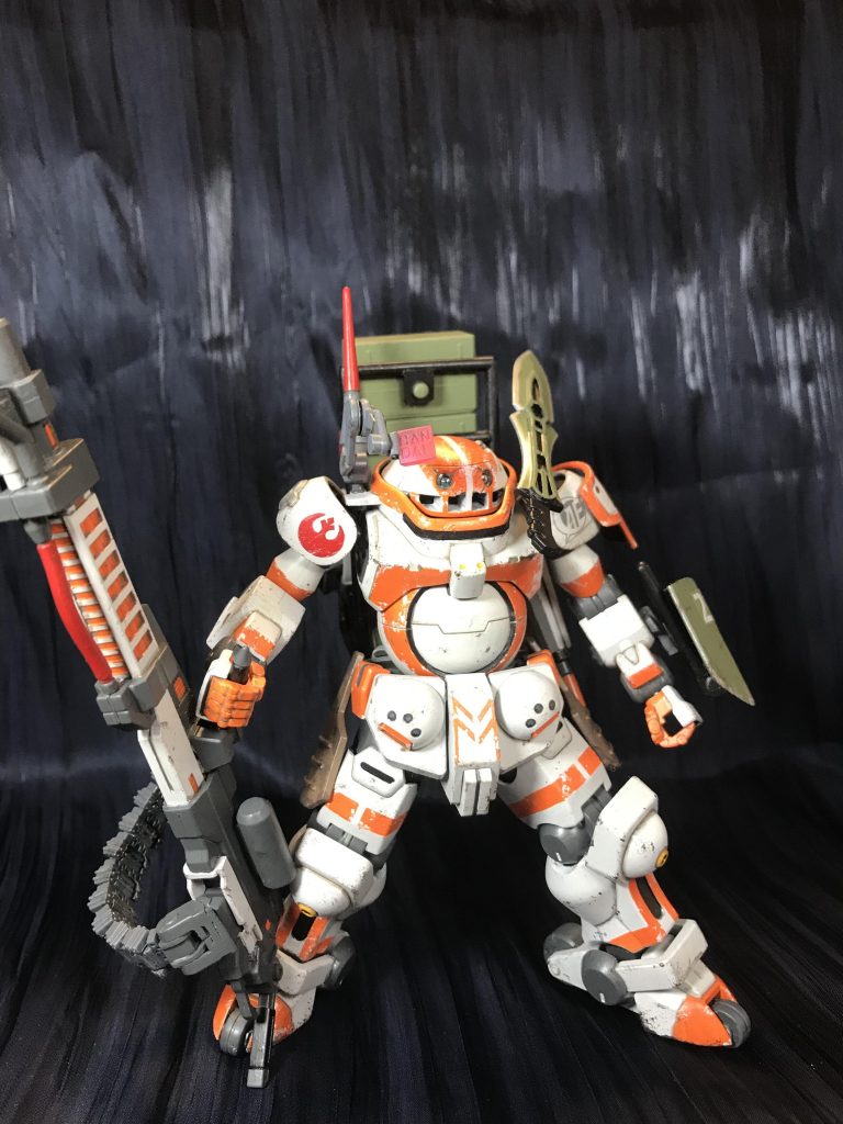 スマートガン→エイリアン2→プレデター→スターウォーズ→反乱軍カラー長期戦装備→補給物資搭載→補給装置→ボスボロットみたいに発想が飛んでこうなったわけなのですが、2週間前の自分がこれ見たら「本当にバカね」って言いそうなくらい、自分でも「どうしてこんな事に」という感想しかありません。