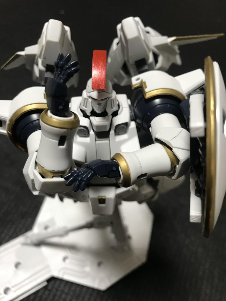 可動域の広さから様々なポージングができる。