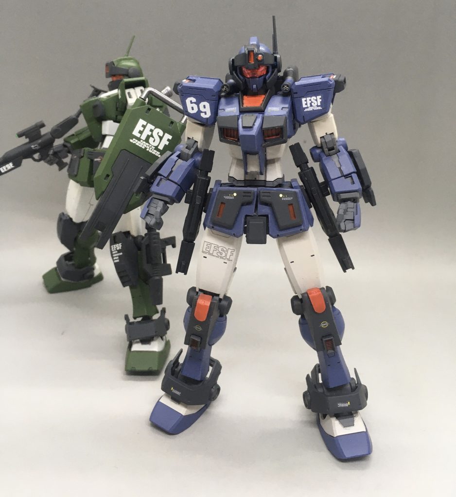 まずは正面。後ろは前作のジムスナイパーカスタム