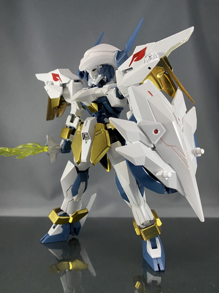 言い訳ー、そのいちー！ヤ◯オクで格安のイージスナイトを落札したらー、肩と脚と盾くらいしか入ってなくてー、ジャンクでなんかやったろーと思ってこうなったー！