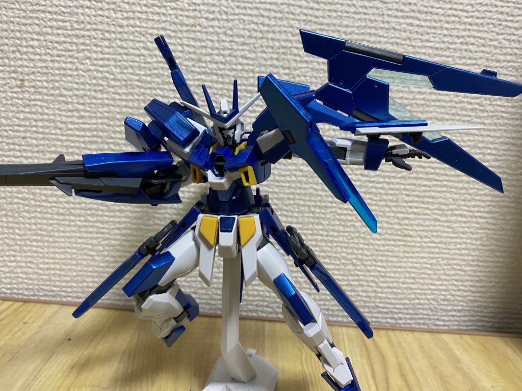 カラー変更、ツノ、顔の他は元のAGE2と変わりません。