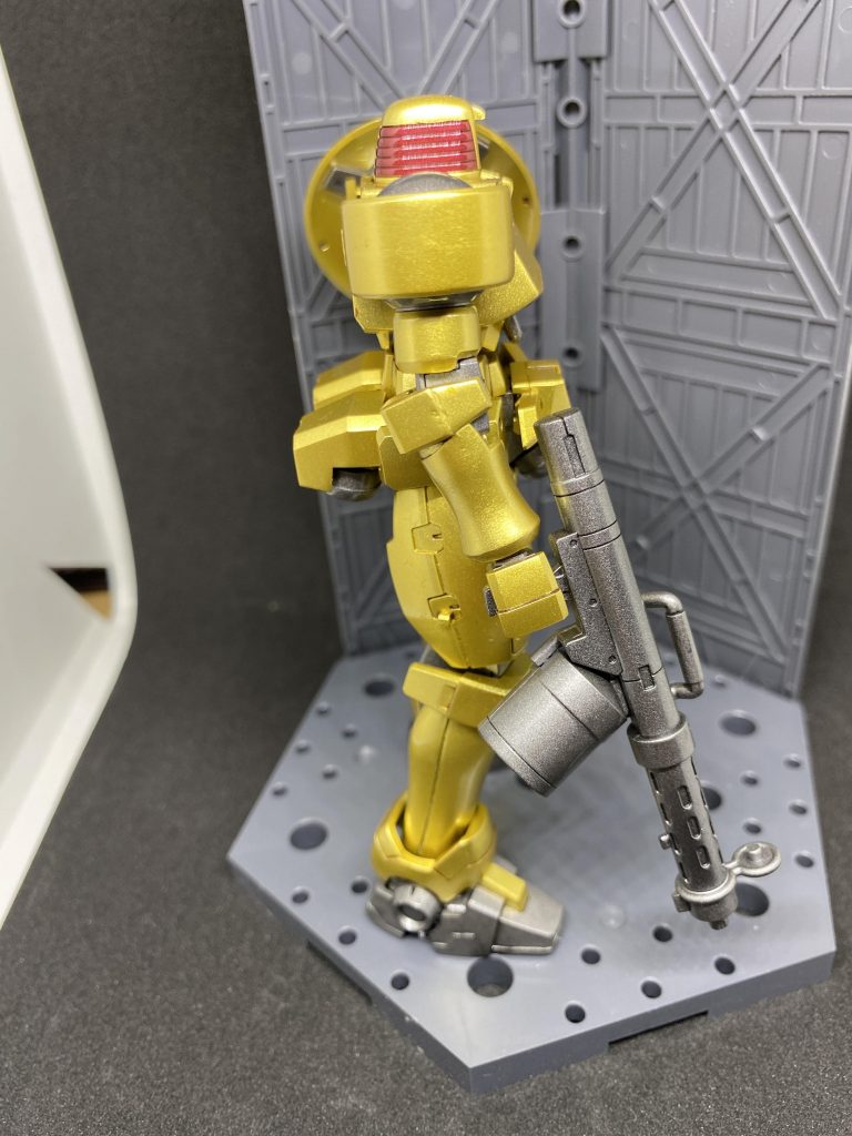 腕のパーツは少し気になったのでその部分だけ合わせ目消しを行ってみました。