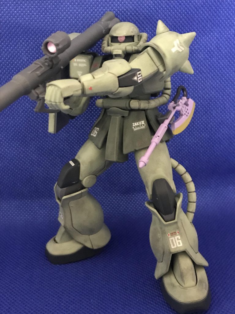 バズーカのスコープとモノアイは100円ショップのジュエルシールを使ってます。