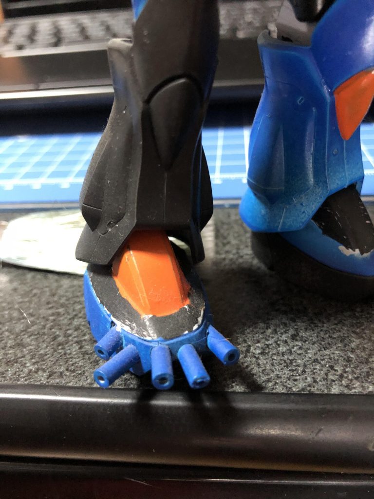 自分専用オリジナル武装 足部フィンガーバルカン。 自分専用機にオリジナルの武装を持たせようと考えていましたが、このバルカンの出来を見てこれっきりにしました。