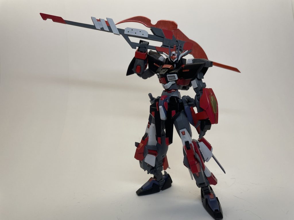 ファルセム:剣形態斬撃、刺突に特化し、傷を負わせ続ける。