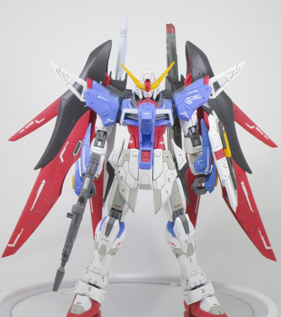 忘れてた。正面から。以上、初心者の初もの尽くしのHGディスティニーでした。キットの出来の良さに助けられました。ガンプラの楽しさが初めて分かった気がします。