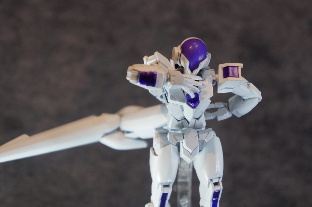 白はクールホワイトを、敢えて厚塗りして丸みを出しました。