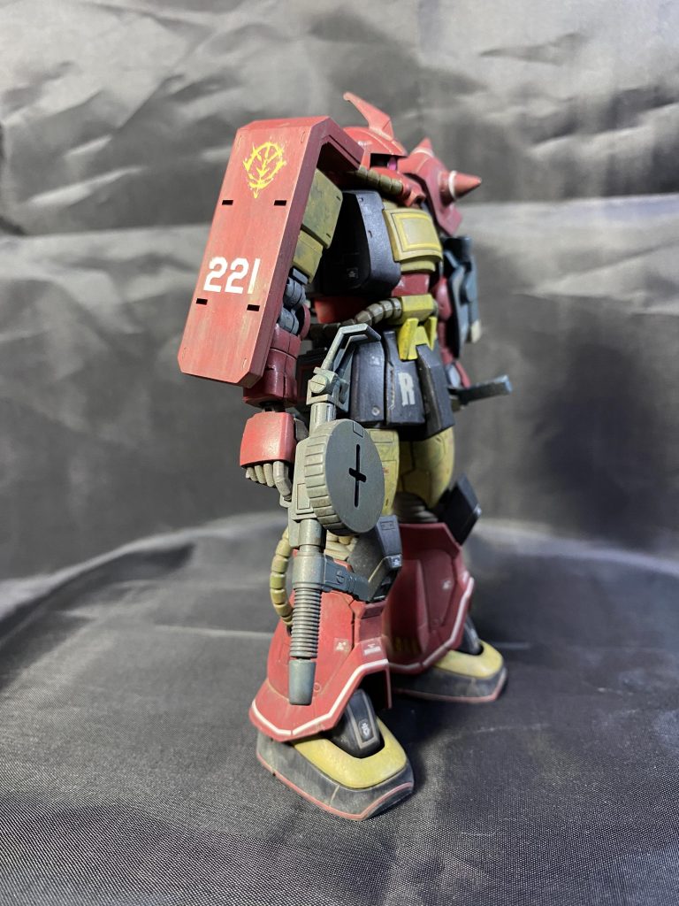 右側面。シールドの上から下への汚れもイメージどおりうまくいきました。