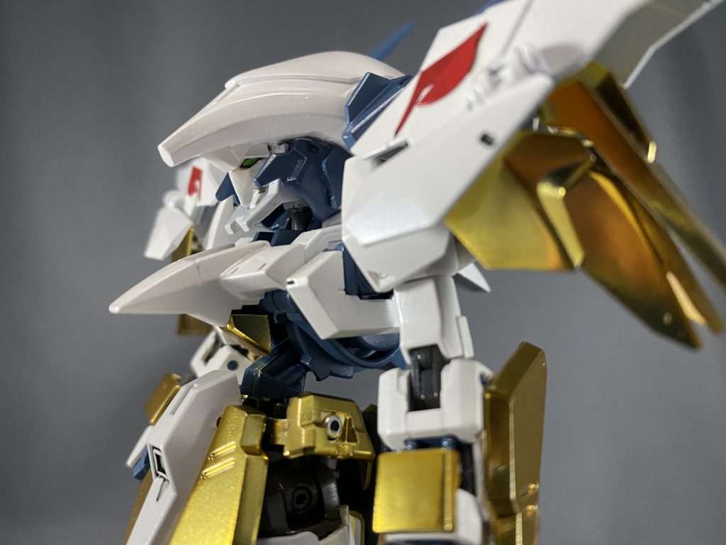 家にある物だけでそれっぽく表現できる限界に挑戦してみたつもりです。伝説のマイスターにコレを見られたら「フォルムに優雅さが無い！」と怒られそうですが、リスペクトビルドという事でご勘弁ください…と謝っておきます。（…が、個人的には非常に気に入っています）以上、シュペルターでした。