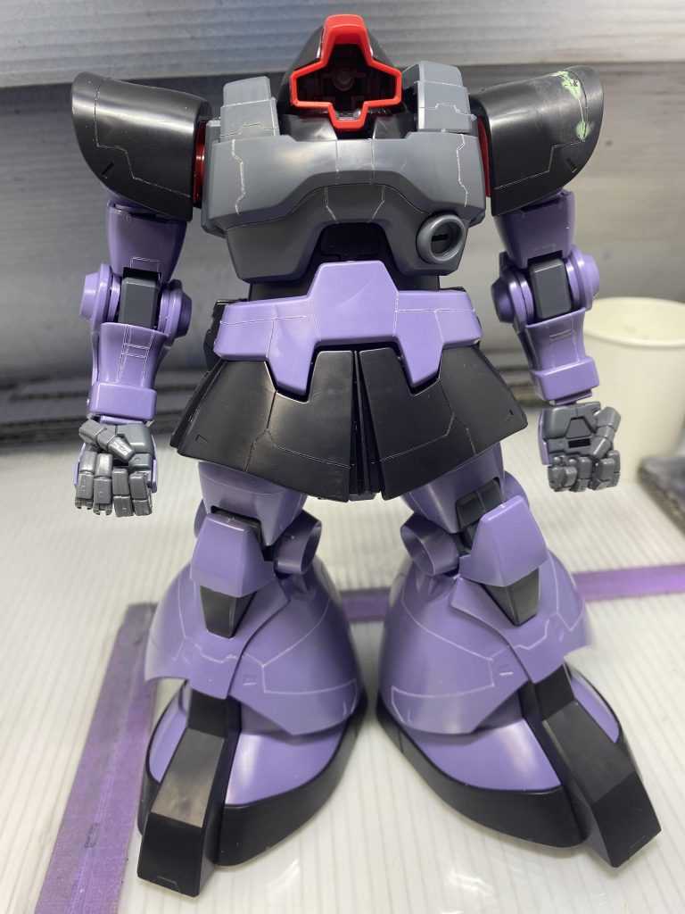 素組みをしてスジボリが終わった所の写真がありましたのでペタリ。