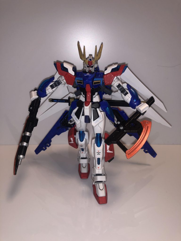 本機の複合兵装であるガンブレイド、ガンアックス。ガンブレイドはグリップの角度調整で切り替えが可能で、高感度センサーを搭載してるためある程度遠距離でも狙撃が可能。ガンアックスは射撃用グリップに持ち替えて使用する。これらの兵装を有効に使うことで変則的な戦い方を生み出している。