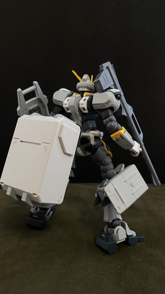 陸戦型ガンダムと同等のコンテナを装備可能、これにより、単機及び、少数機による様々な作戦行動が可能となる。