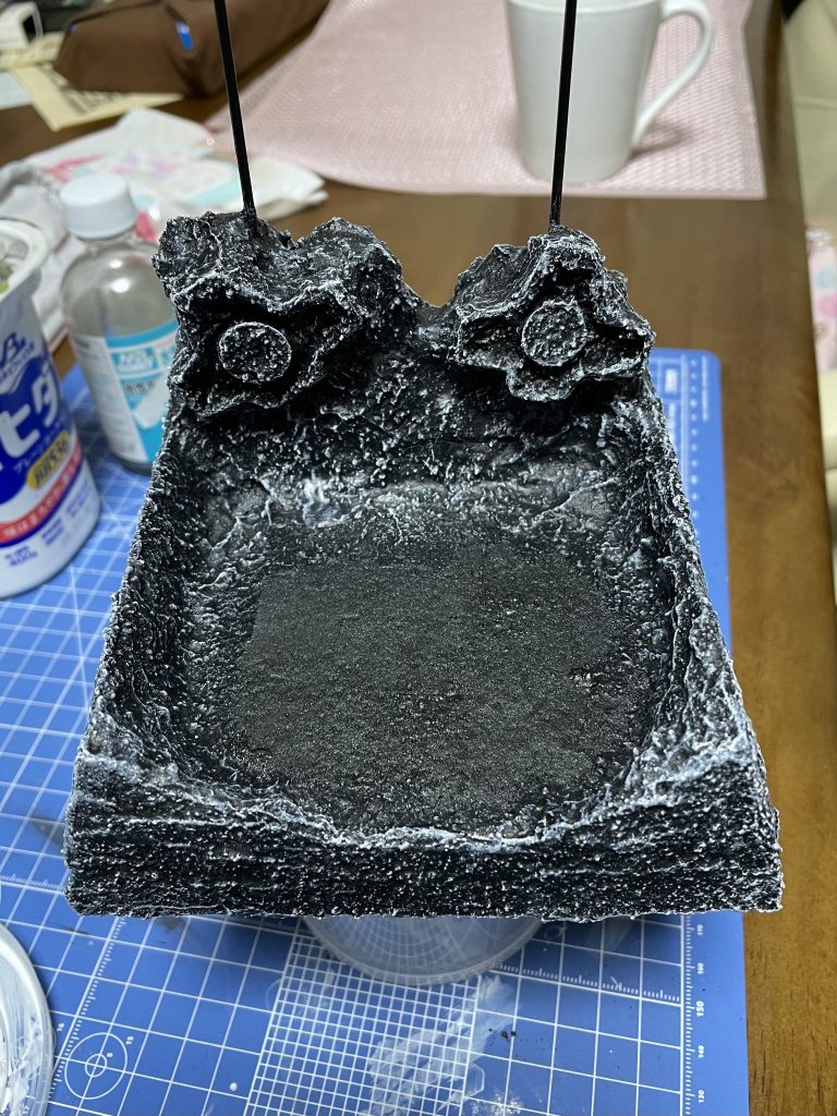 最後に白でドライブラシして仕上げました。