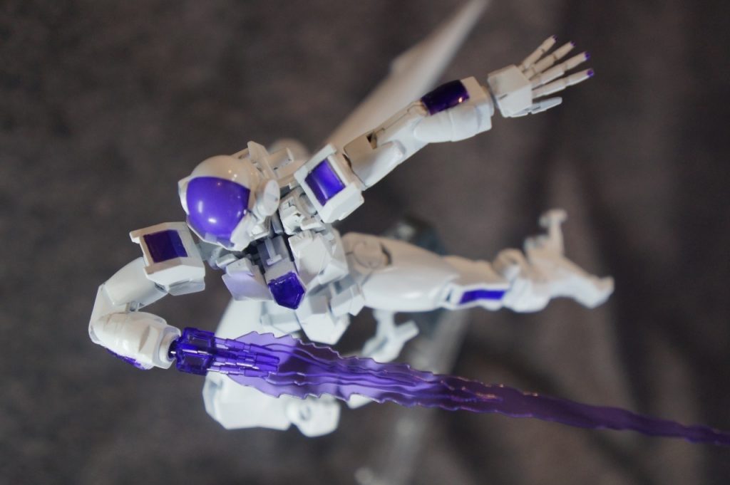 ギュンッ…閃光が煌めき、交わった刹那…