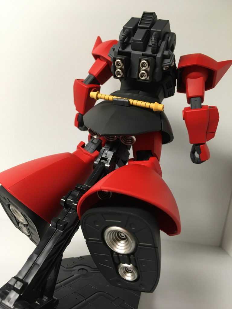 バックパックのバーニア部分は制作中に真ん中から折れちゃったんですが個々で可動するようになったので結果オーライ!