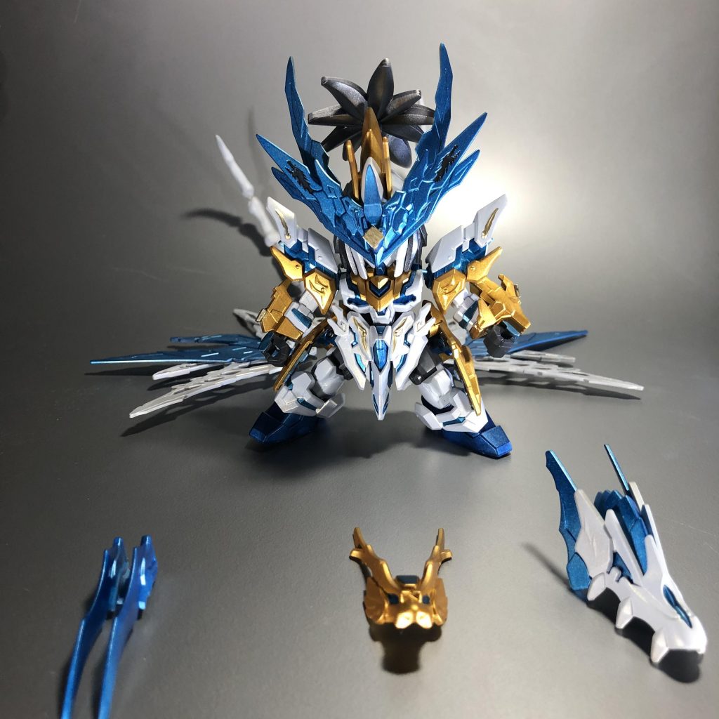 各パーツは磁石でパージ出来るようにしてます。張飛ゴッドと関羽νのパーツに諸葛亮フリーダムのウイング。ジャンクパーツの頭部パーツを使ってます。尻尾的なのは友人がパテで自作してくれたものを使わせてもらいました