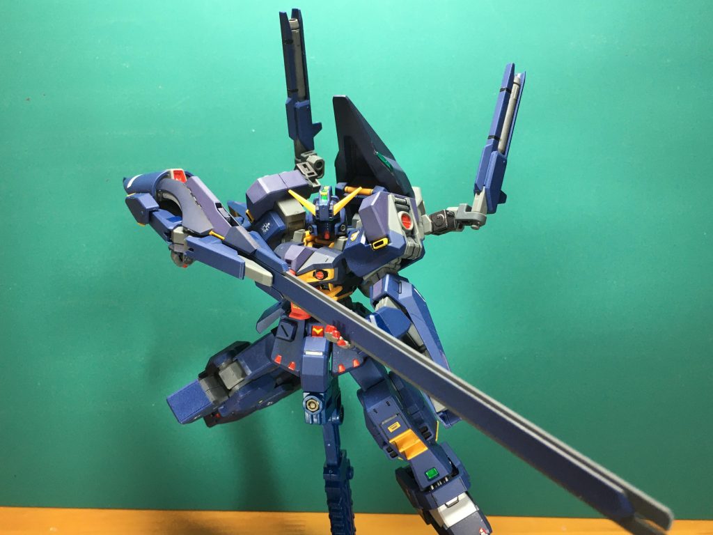 　サブアームユニットⅡの部品は省かれていますが、それ以外のパーツで通常のハイゼンスレイに近い姿にも組み替えられます。