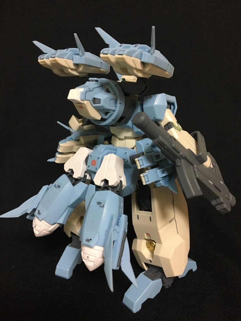 プトレマイオスアームズを装備することで、重厚感がさらに増幅。