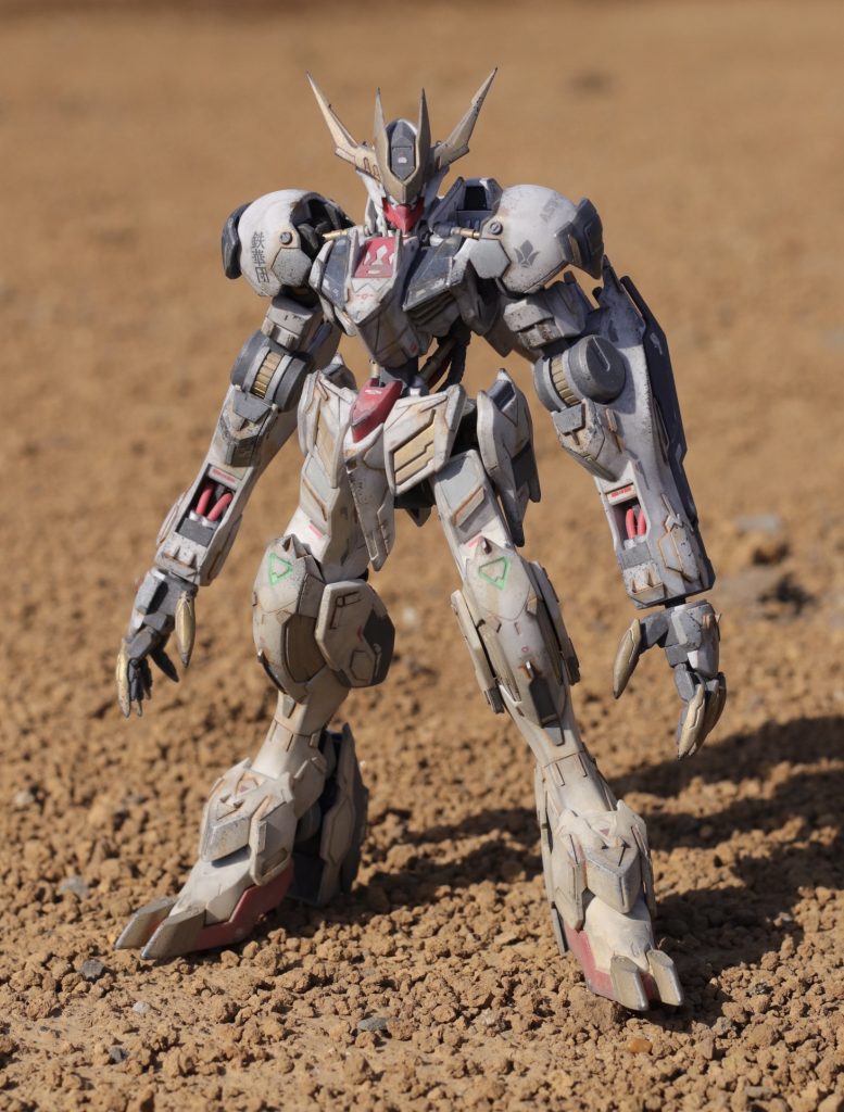 火星の渇いた大地の砂で汚れたようなイメージでウェザリングしました。