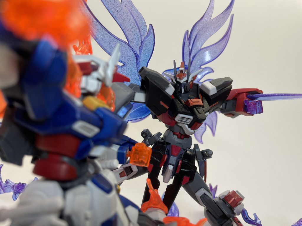 進化と、退化。希望と絶望が互いに矛先を向ける