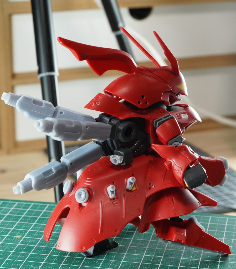 気分転換に自作プロペラントタンクも悪くない?スカートのスラスターは全て別パーツ化して塗装しやすく。