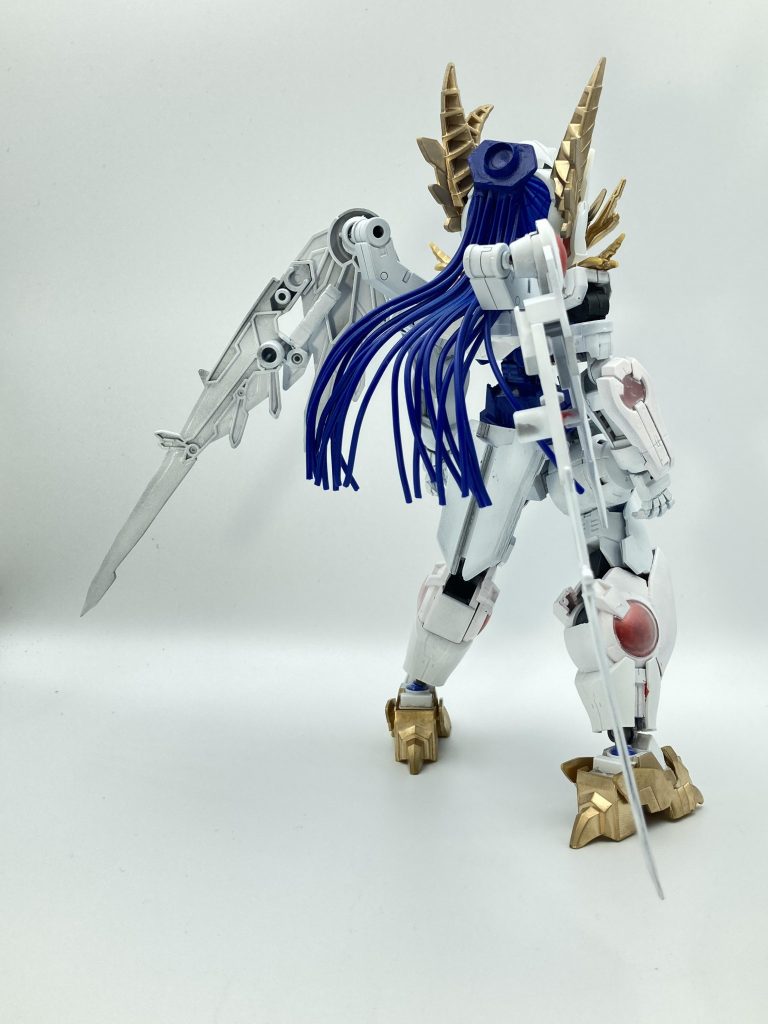 武装状態変形はオミットして、翼を延長しました