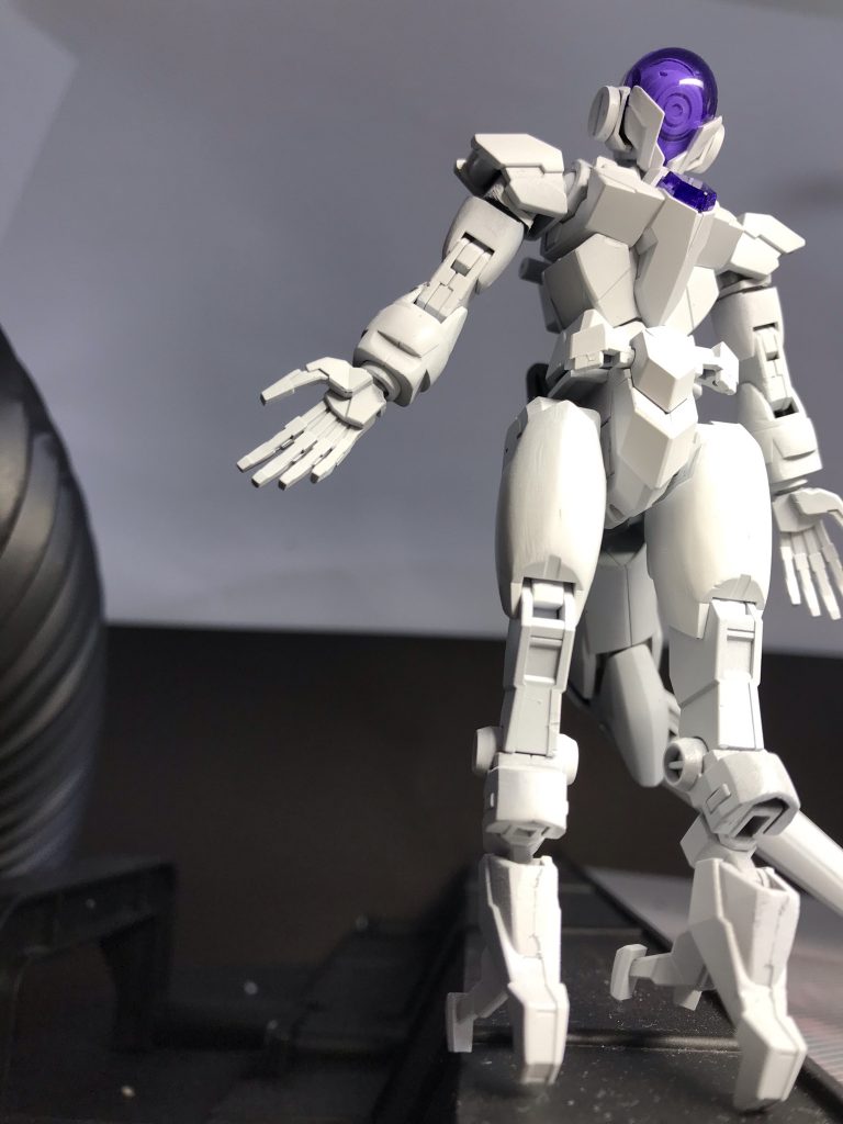 そこに立っていたのは謎の脅威だけだった。「少しは楽しめるかと思ったのですが、物足りないですね。」大破した強ランカーたち。期待にあふれていたその場には暗雲が立ち込める。